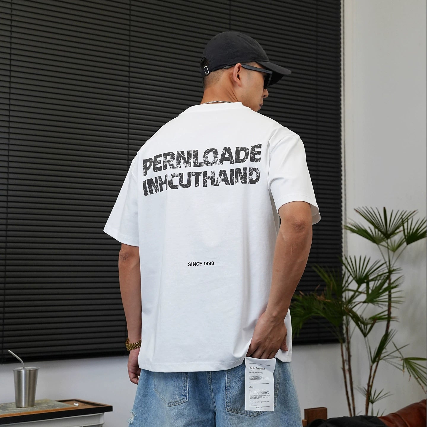 Pernloade inhcutaind Graphic Tee