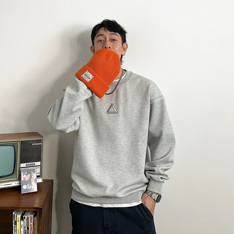 Round neck pullover sweater