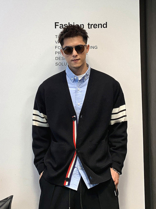 Vネックニットカーディガン 春と秋のセレクション