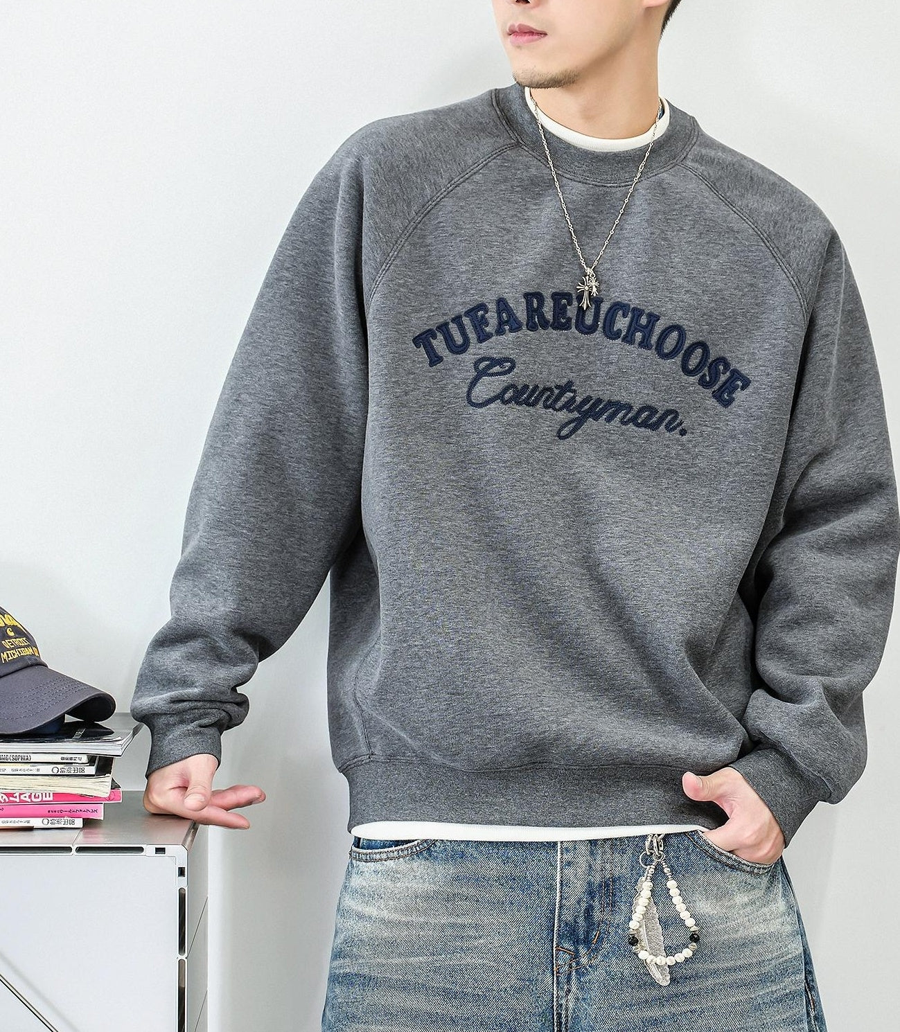 Casual fleece embroidered sweatshirt