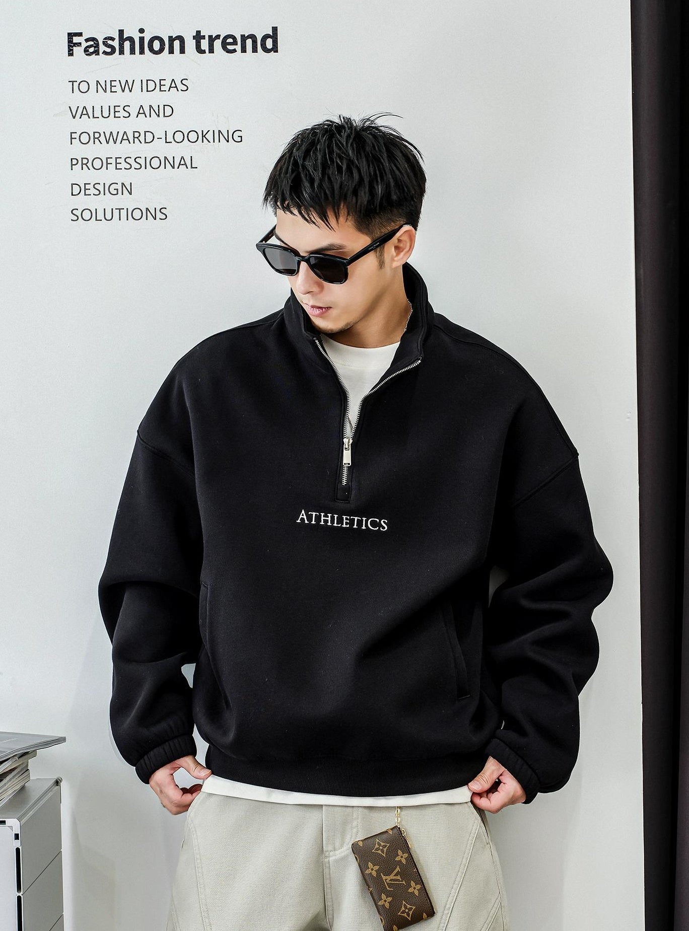 カジュアル刺繍ハーフジップセーター