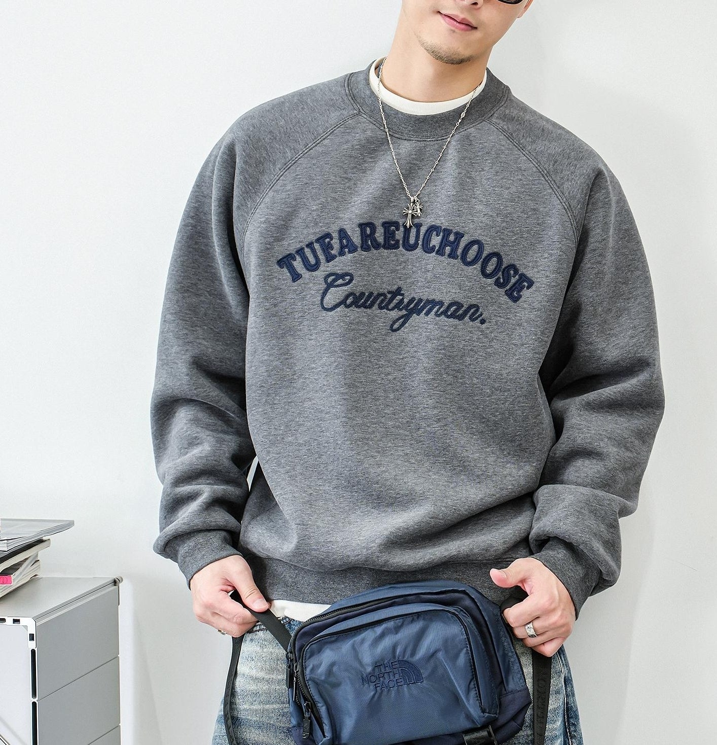 Casual fleece embroidered sweatshirt