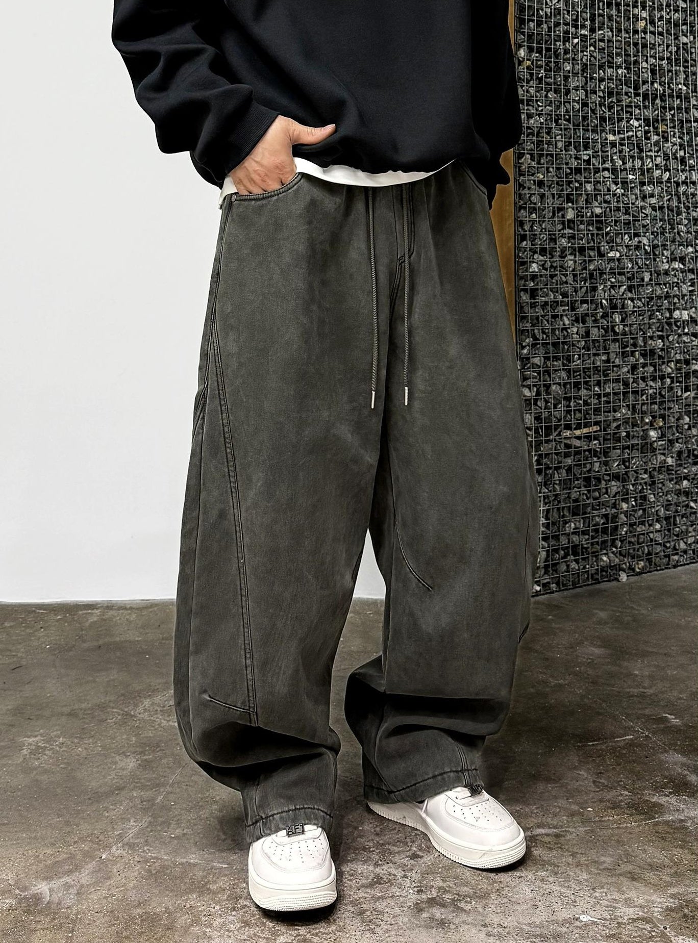 Bar Style Camo Pleated Pants