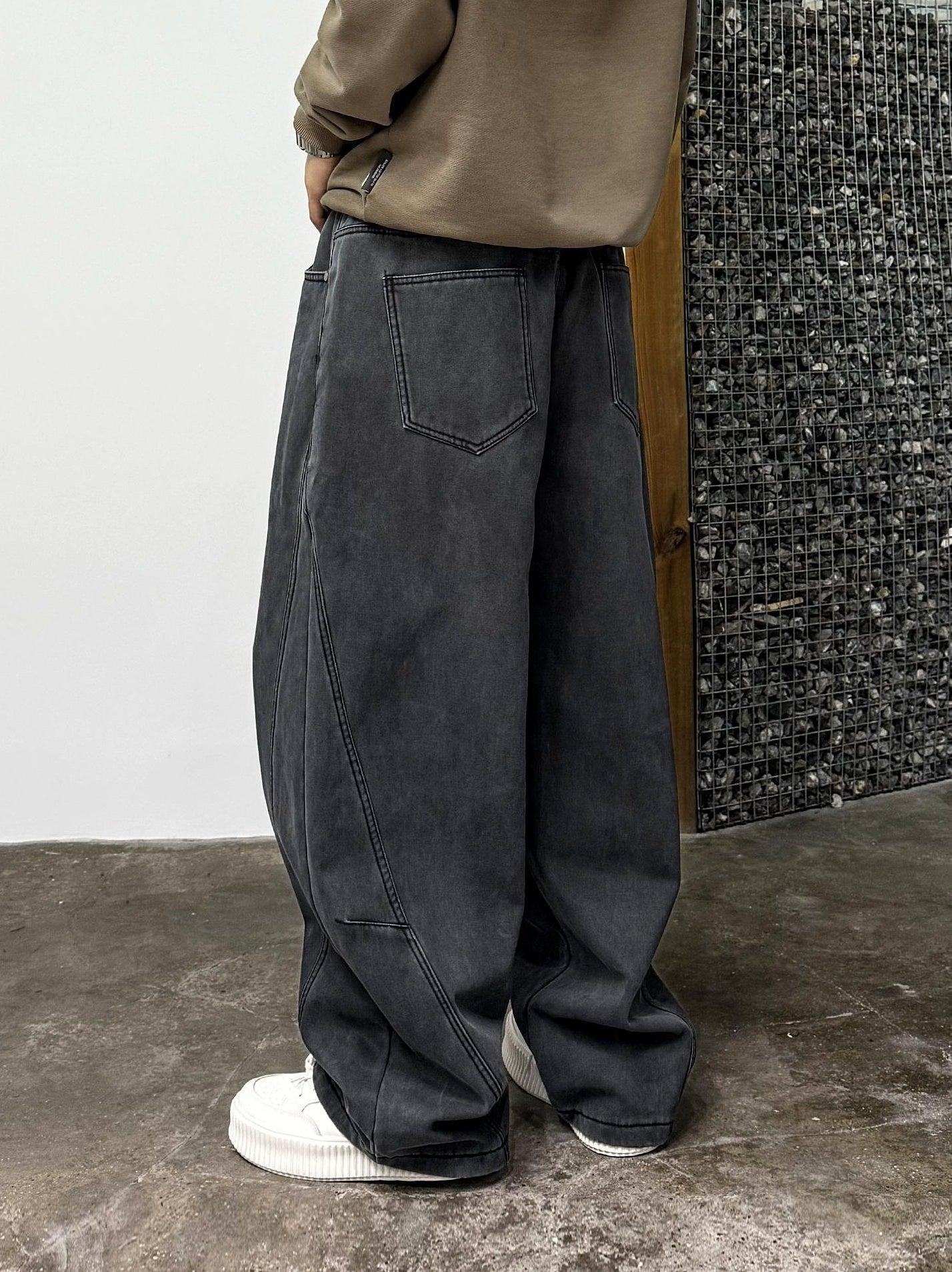 Bar Style Camo Pleated Pants