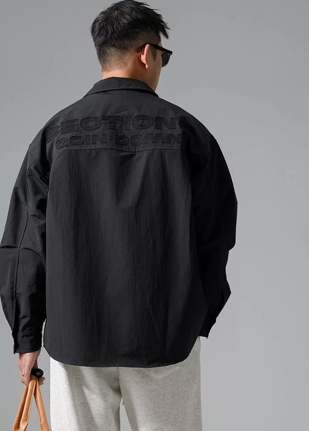 刺繍入りシャツ