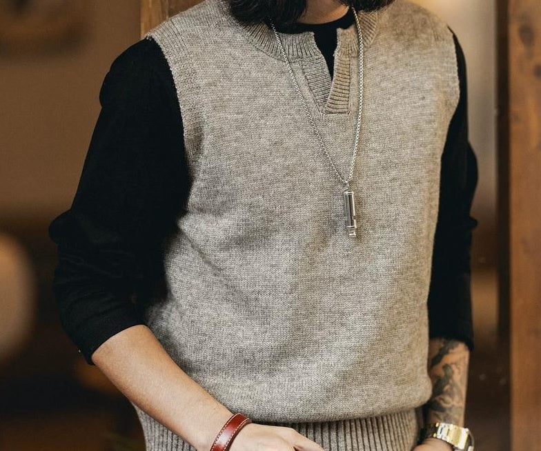 レトロ　Ｖネック　ニット　ベスト