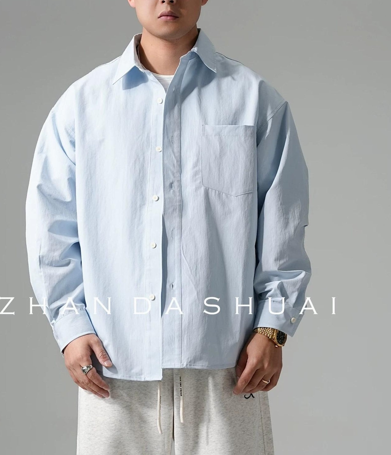 刺繍入りシャツ