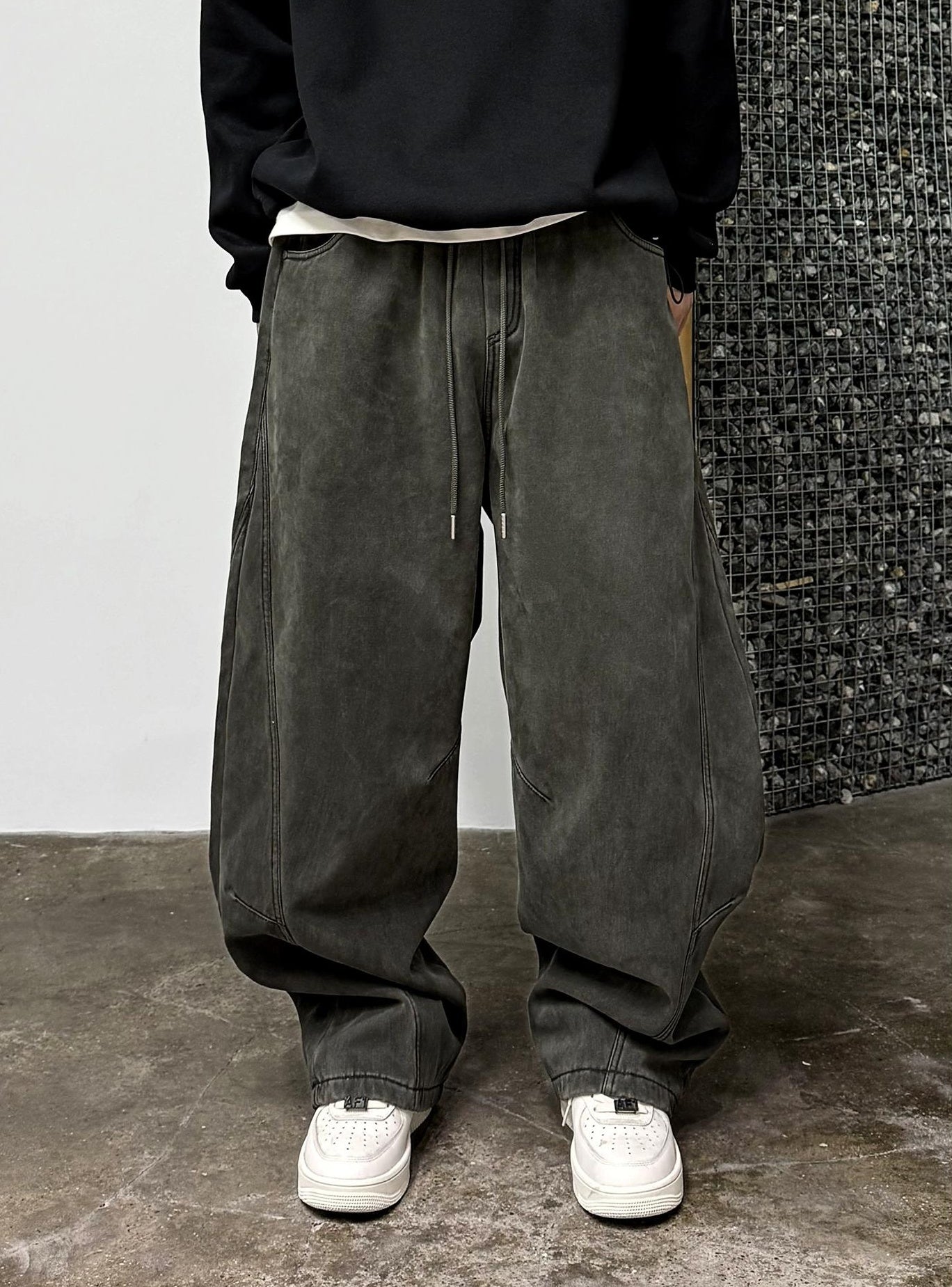 Bar Style Camo Pleated Pants