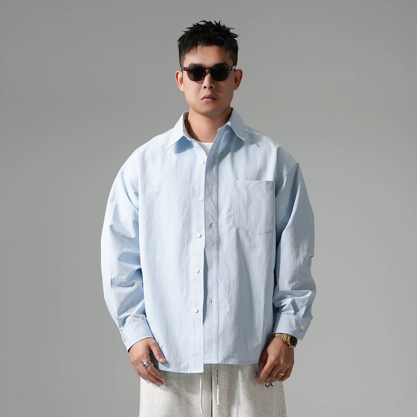 刺繍入りシャツ