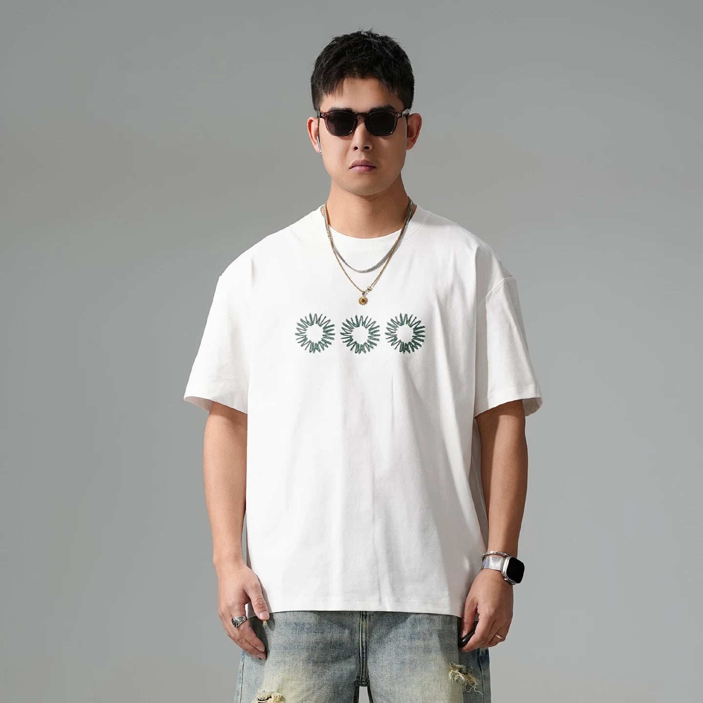 スタイリッシュ刺繍ジムTシャツ
