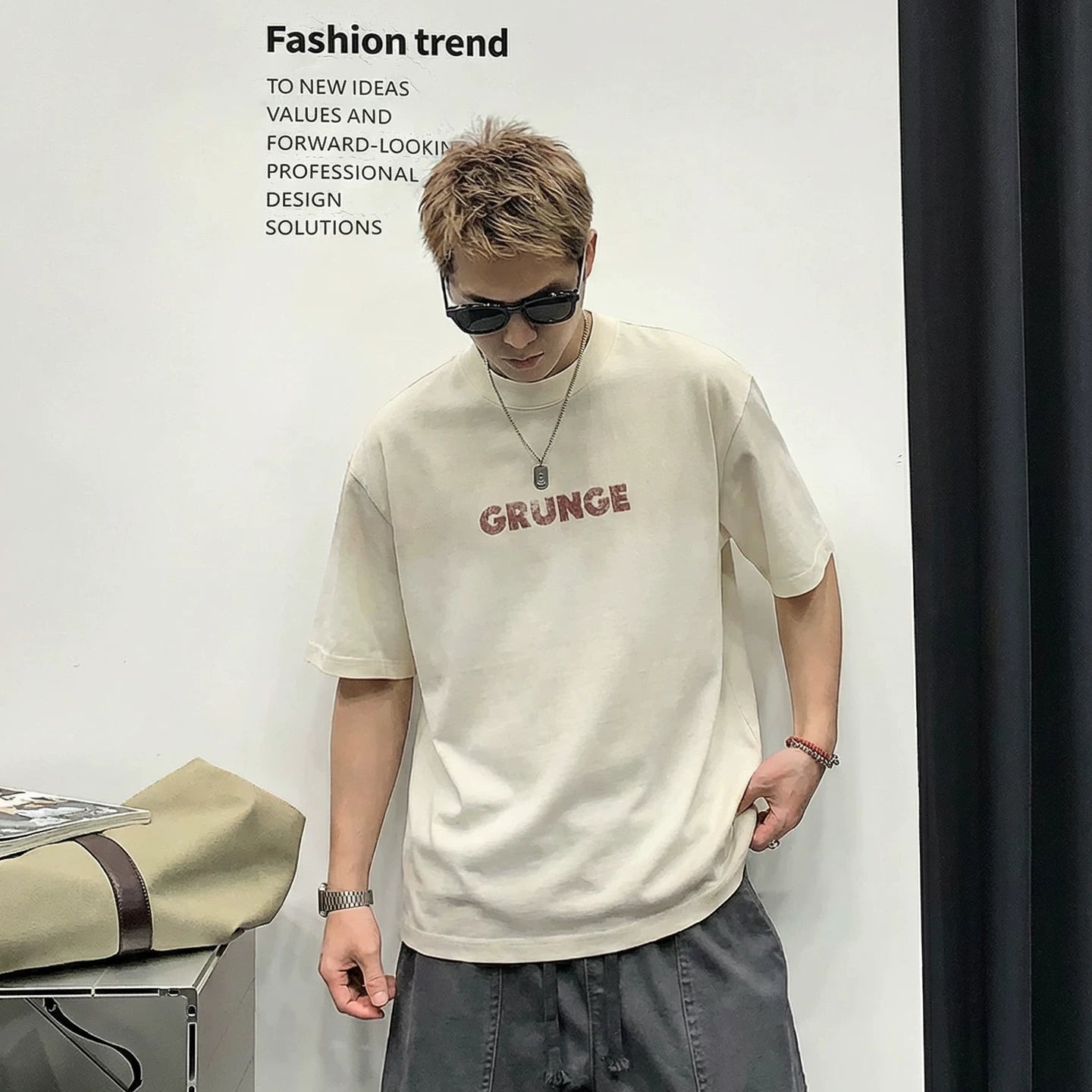 カレッジスタイルプリントTシャツ