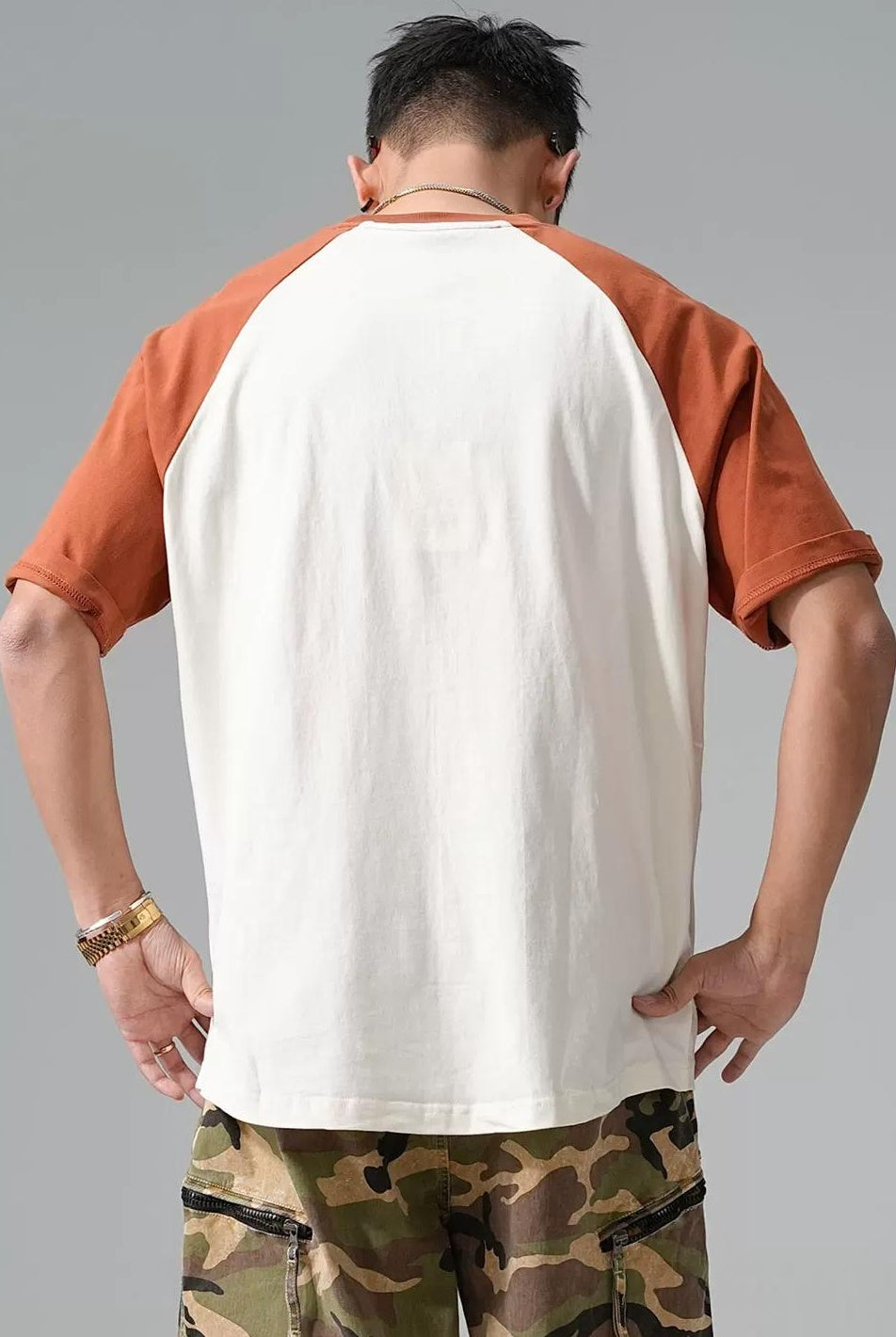 カジュアルグラフィックＴシャツ