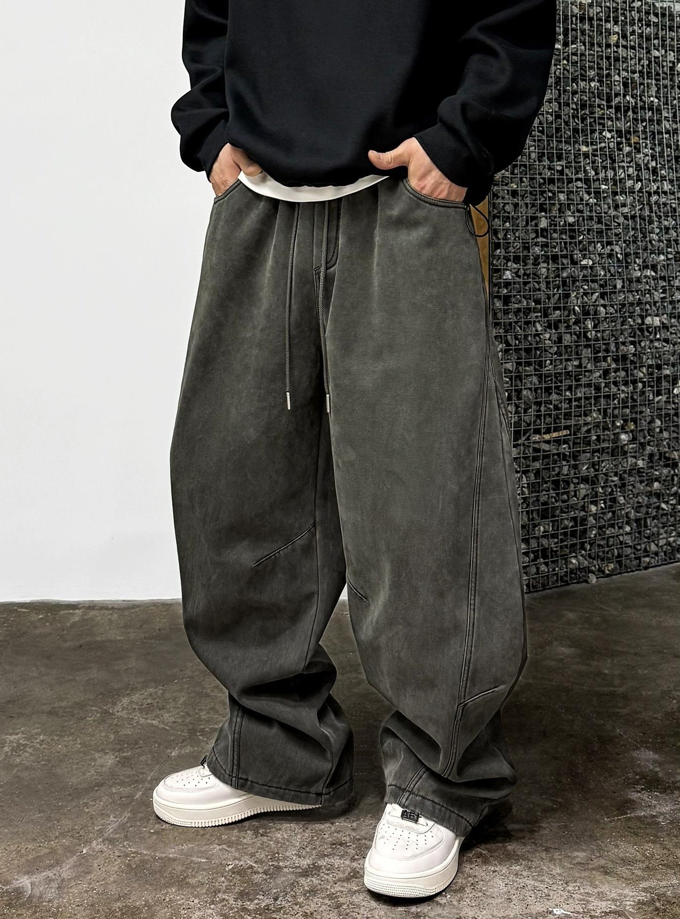 Bar Style Camo Pleated Pants