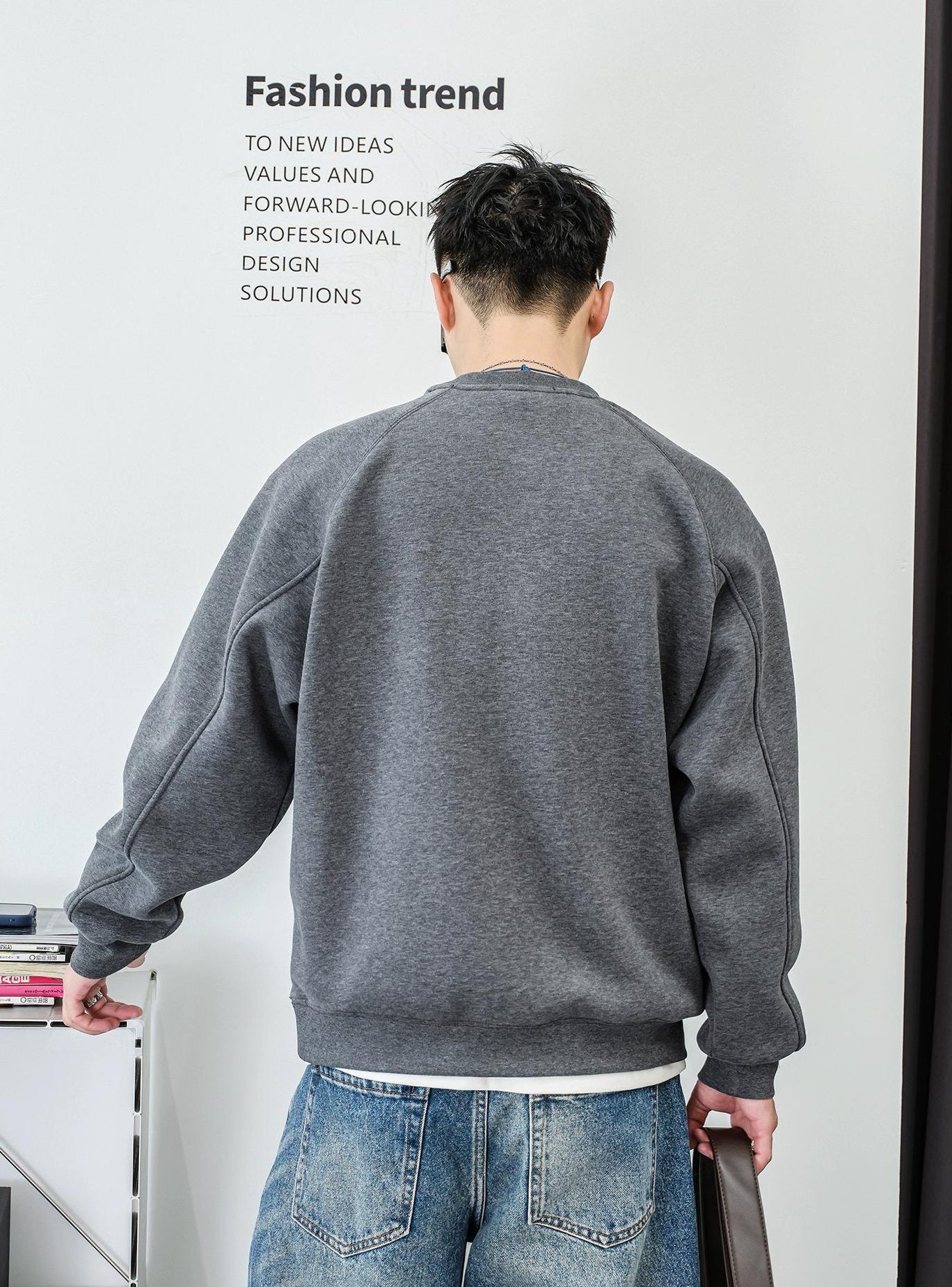 Casual fleece embroidered sweatshirt