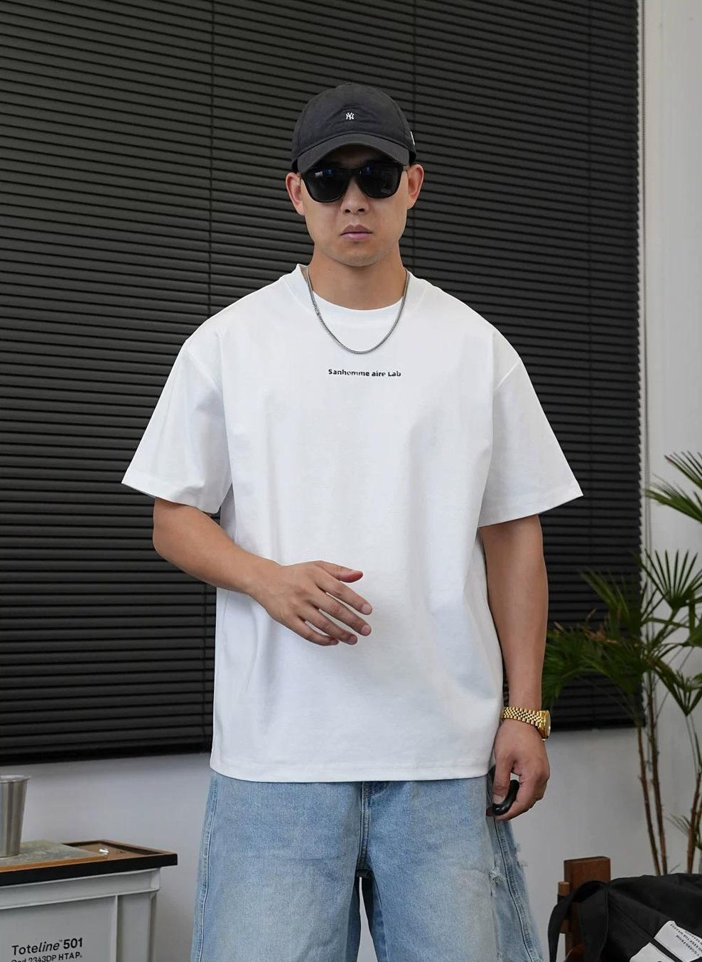 Pernloade inhcutaind Graphic Tee