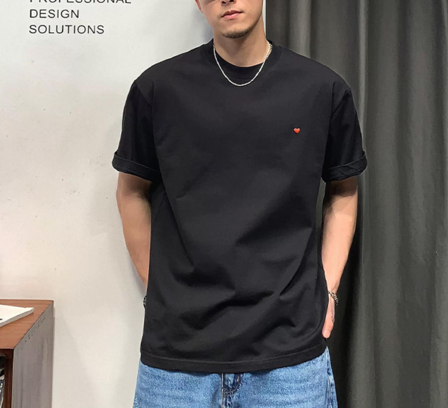 ソリッドカラー刺繍Ｔシャツ