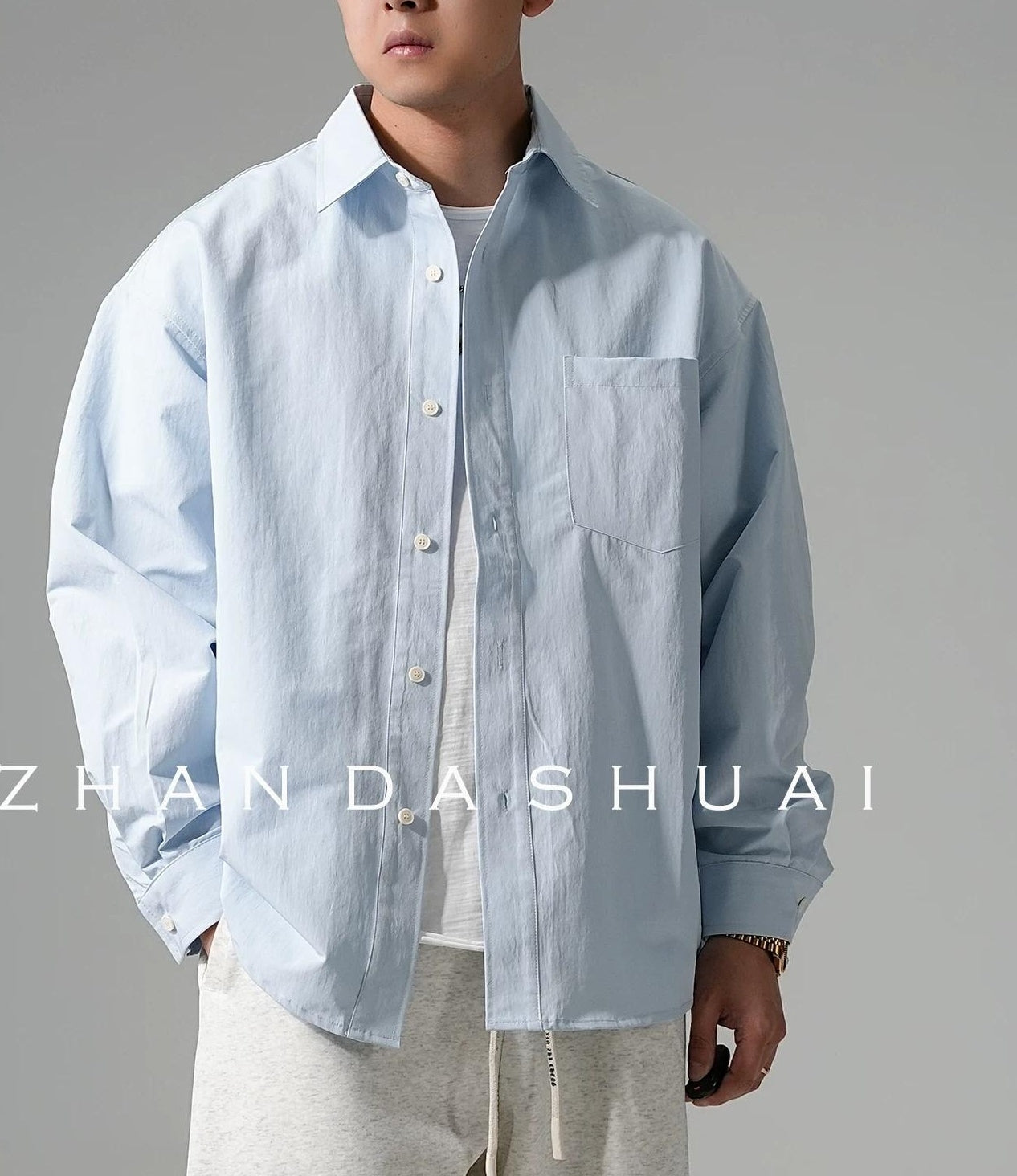 刺繍入りシャツ