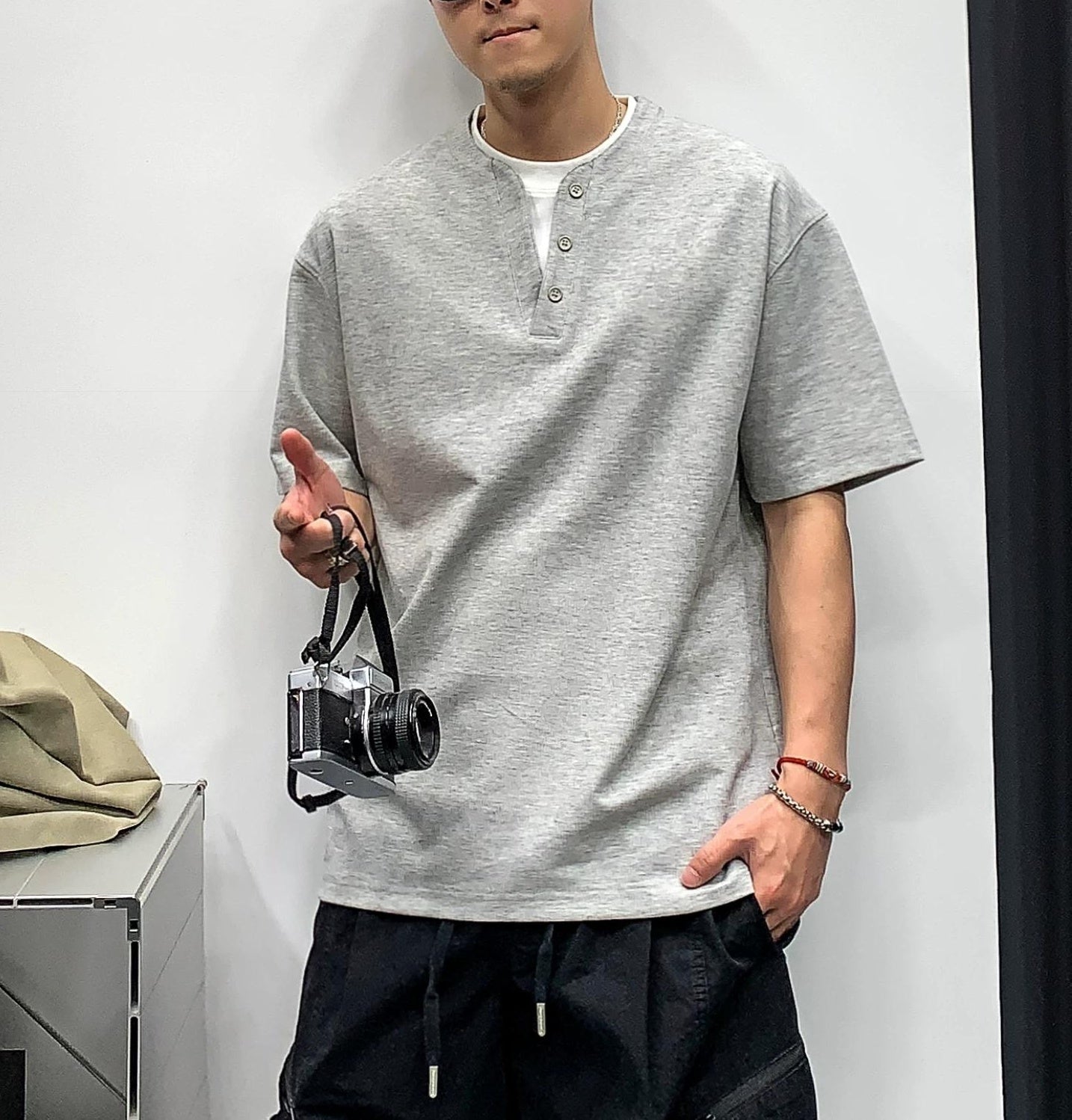 シンプル ソリッド カラー ティー