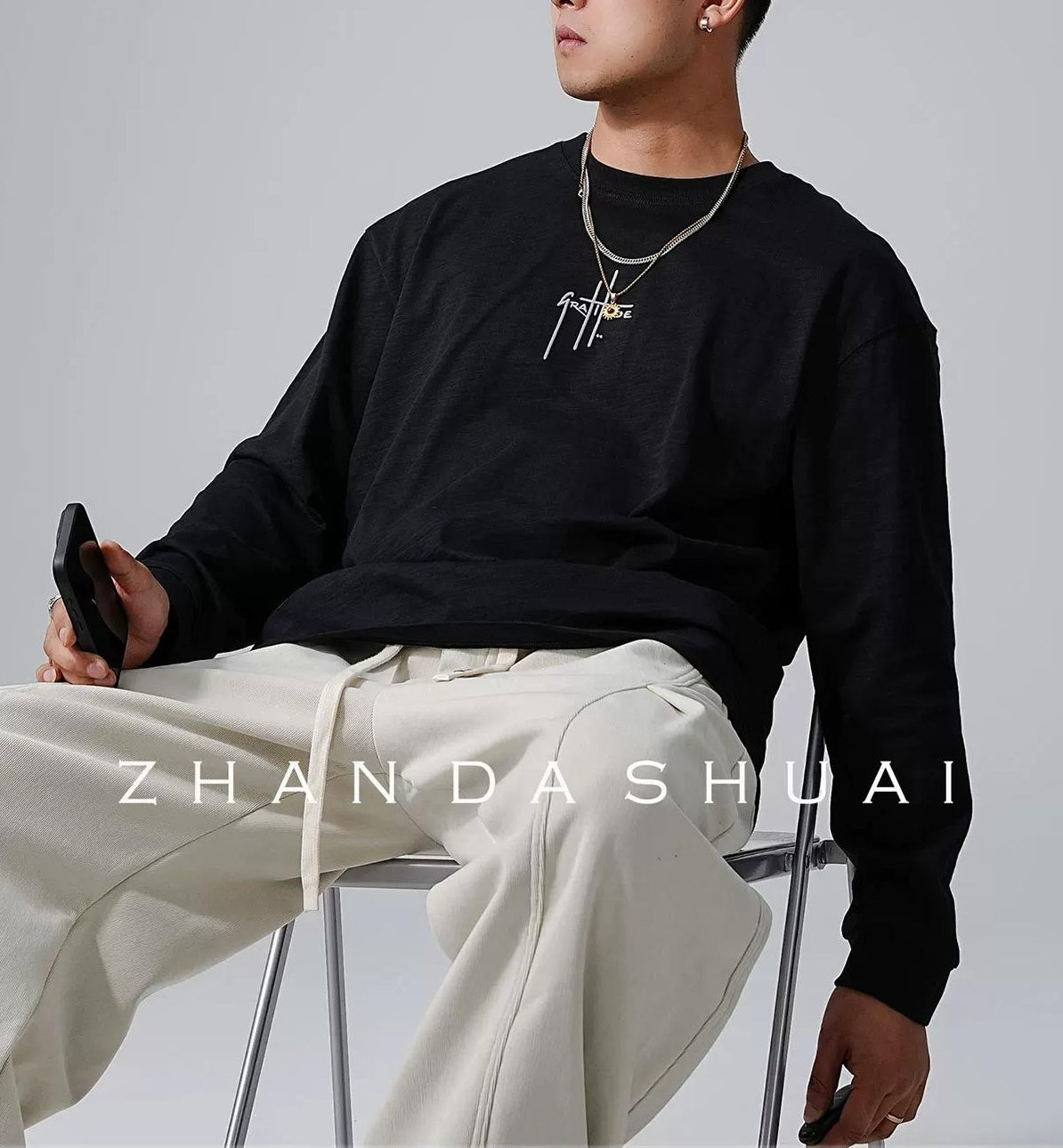 刺繍入りフリース長袖Tシャツ