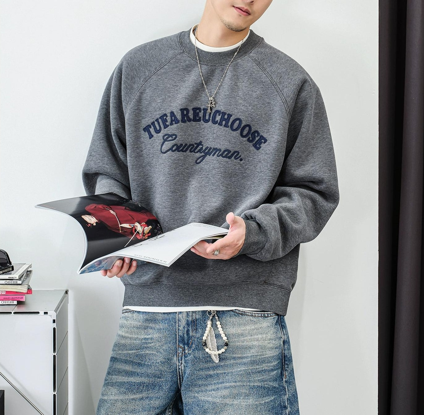 Casual fleece embroidered sweatshirt