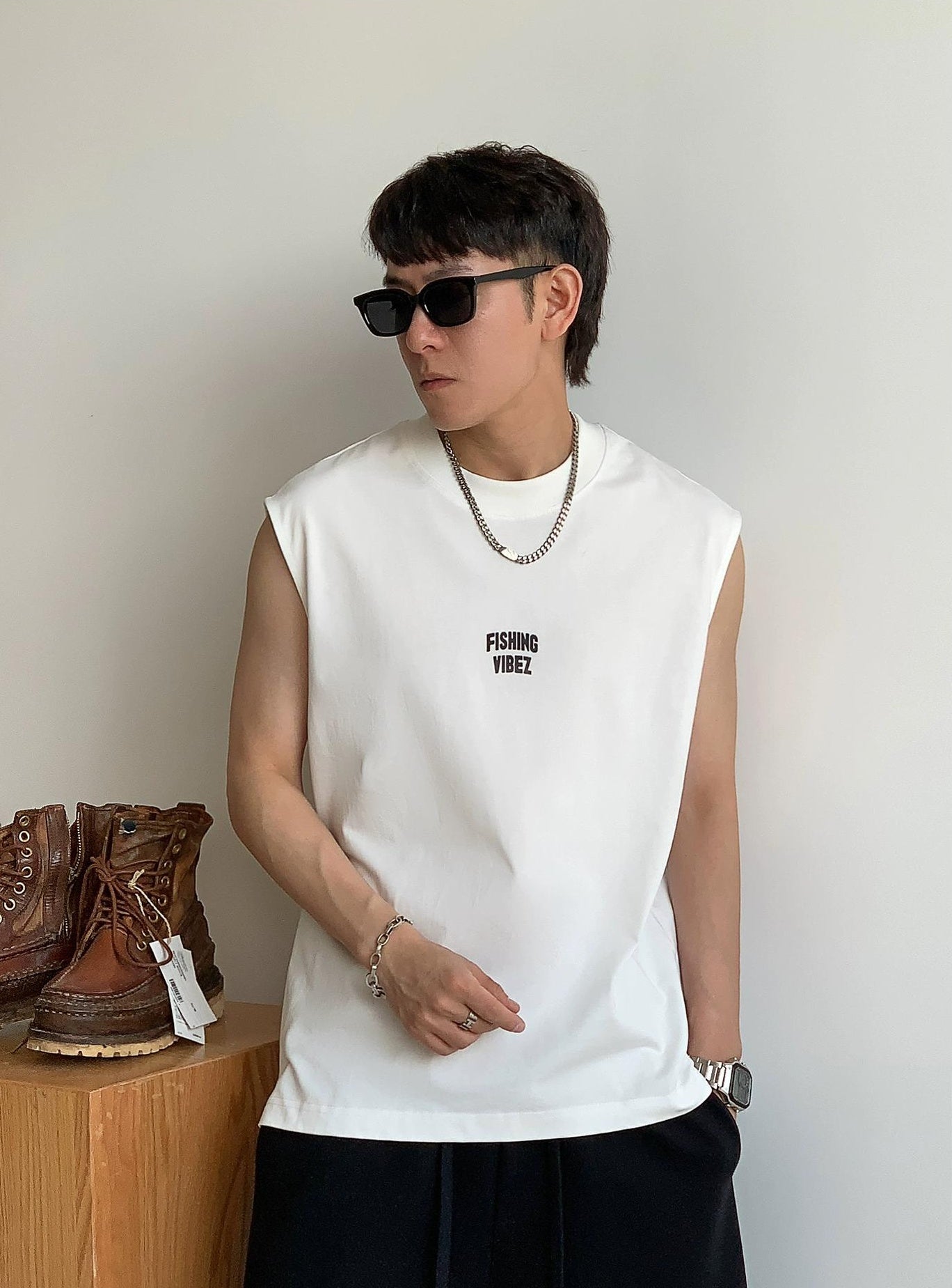 Sleeveless tank tee