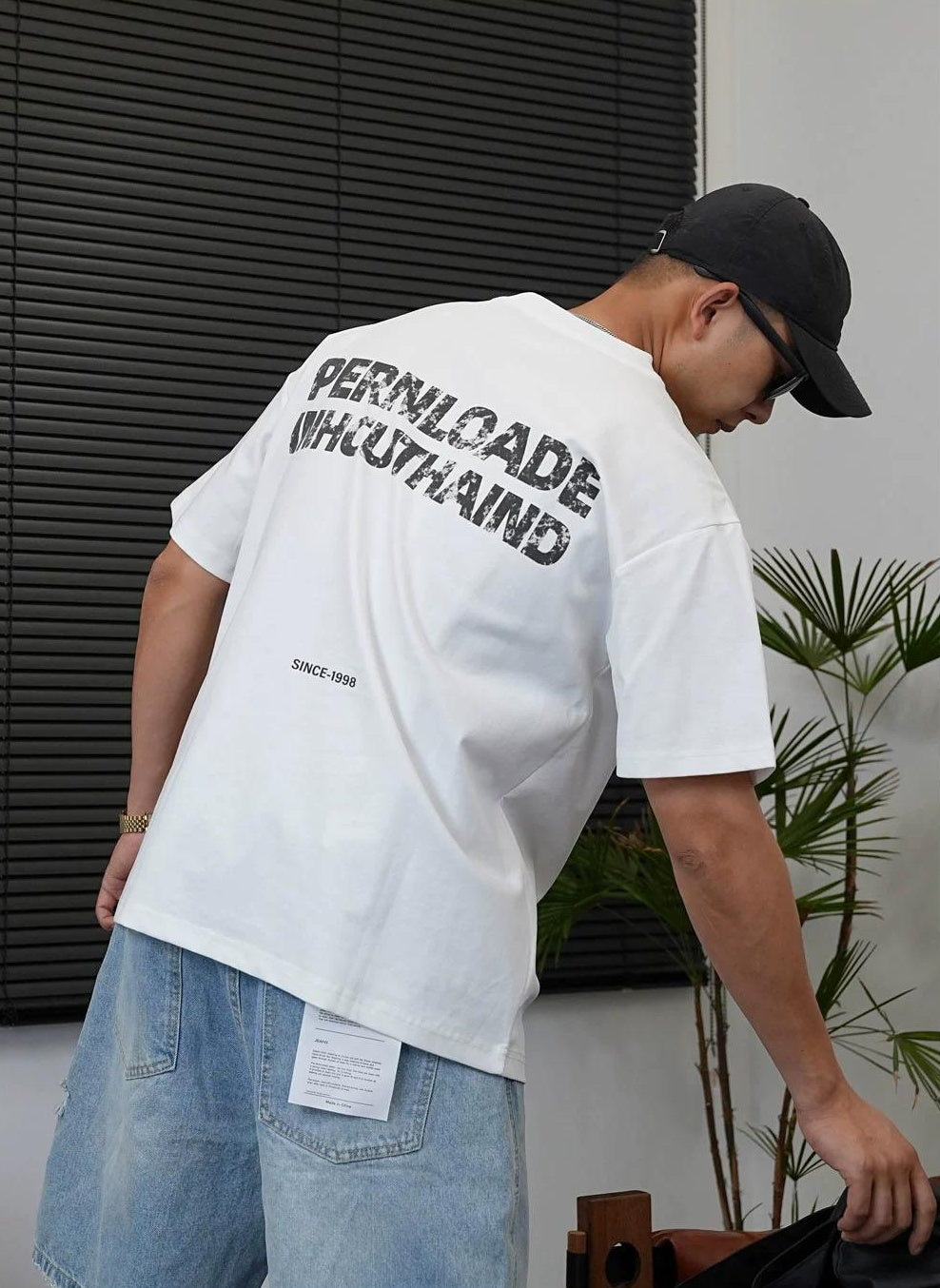 Pernloade inhcutaind Graphic Tee