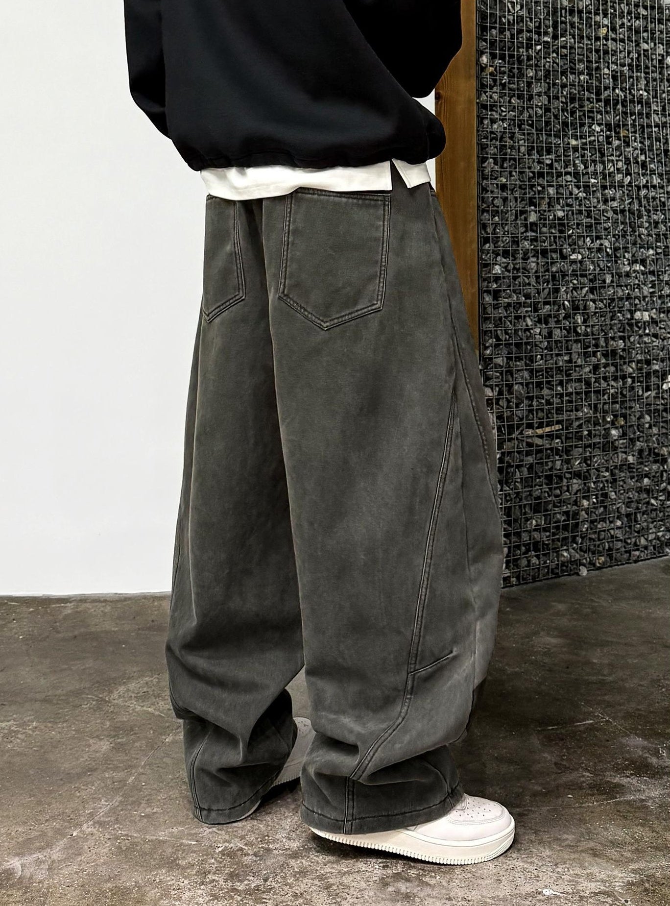 Bar Style Camo Pleated Pants