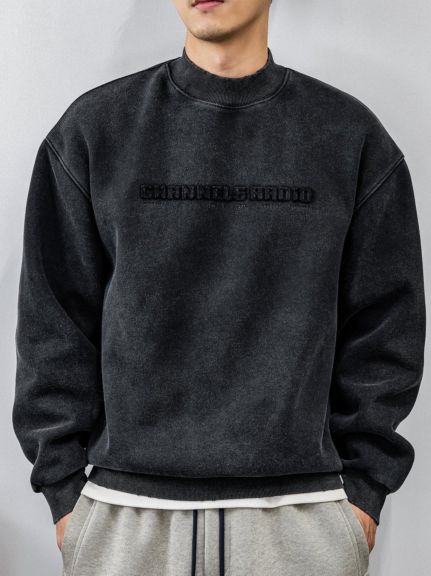 暖かいハーフハイネックセーター