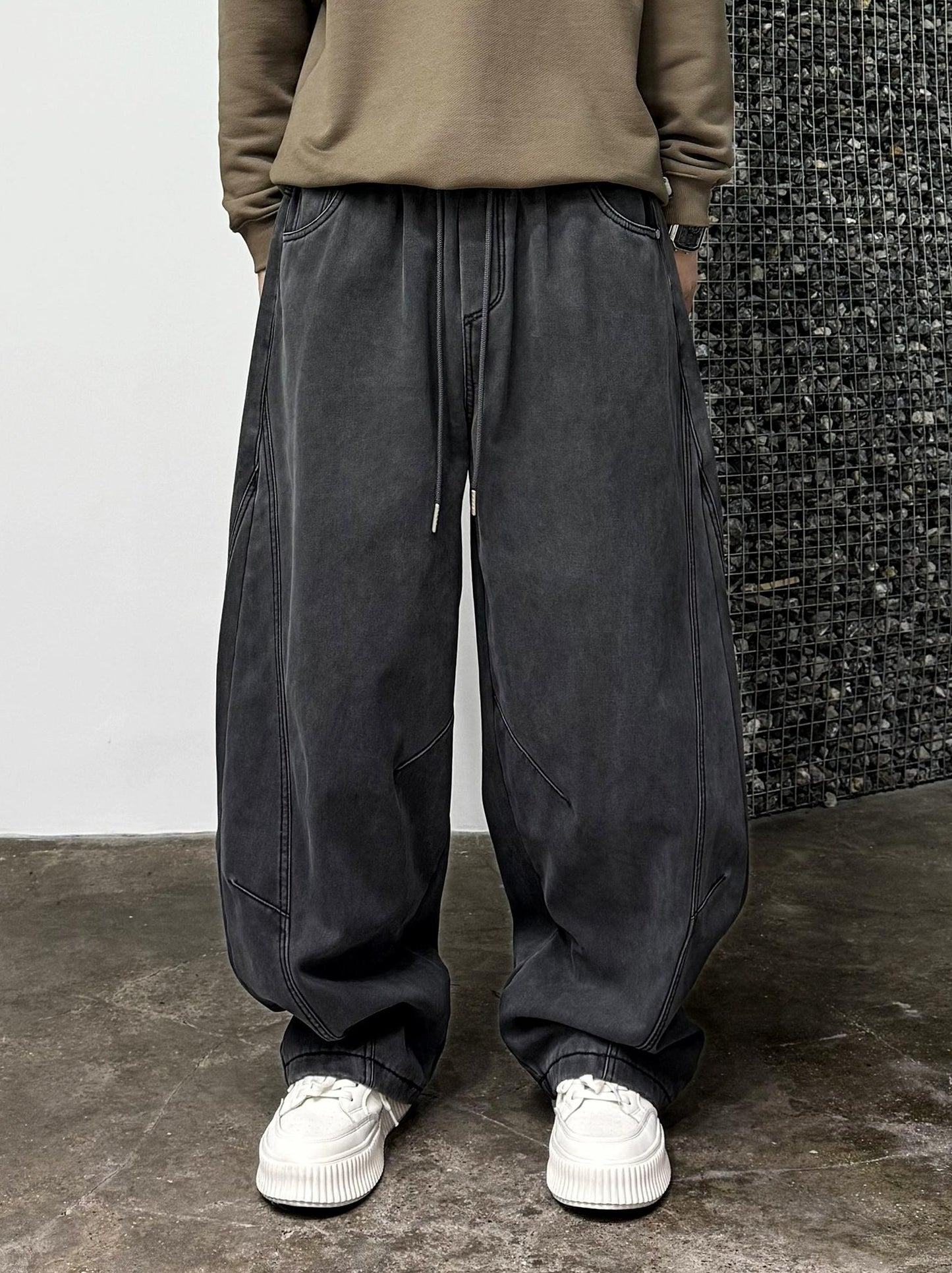 Bar Style Camo Pleated Pants