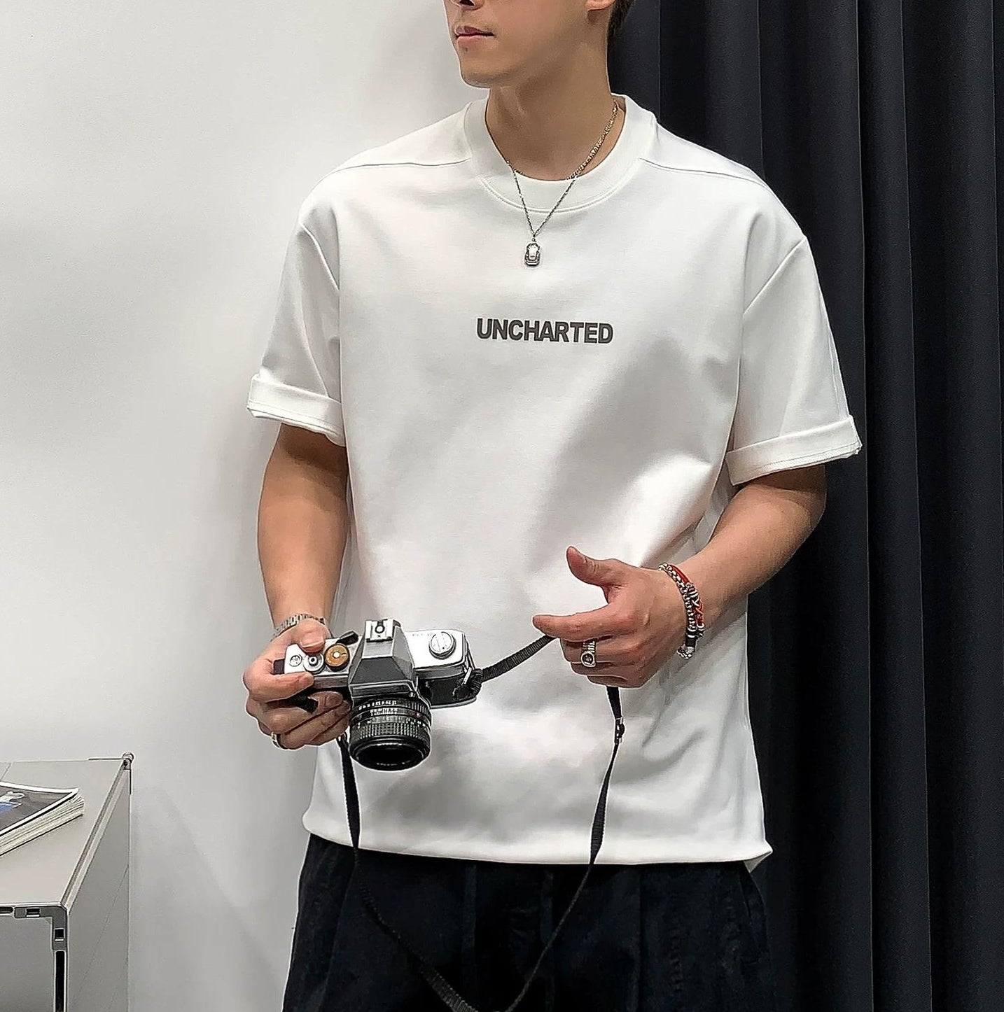 カレッジスタイルグラフィックTシャツ