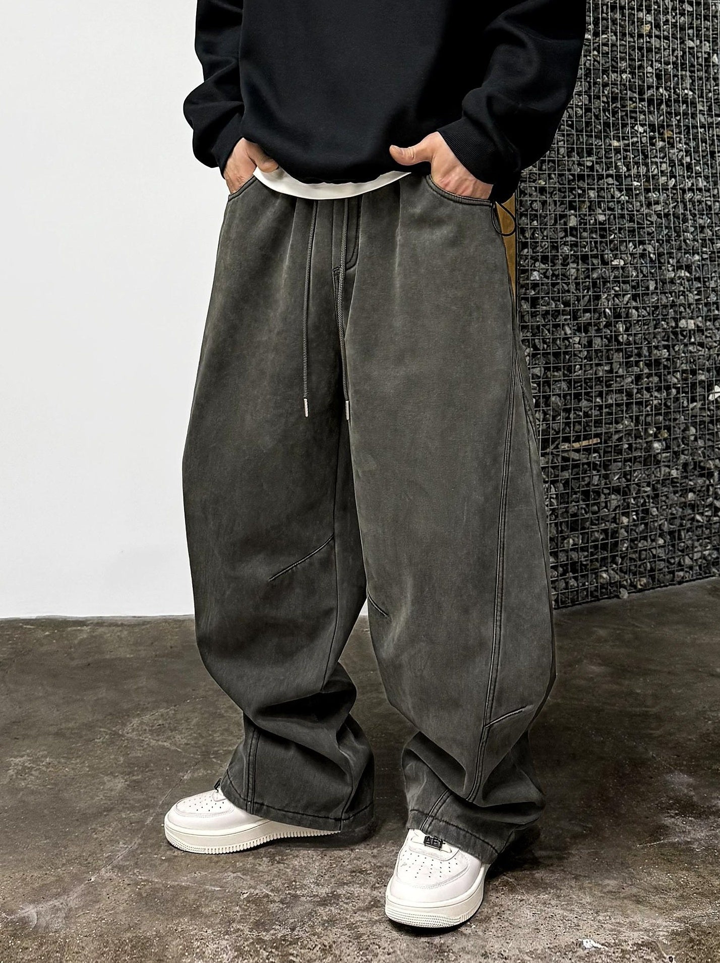Bar Style Camo Pleated Pants