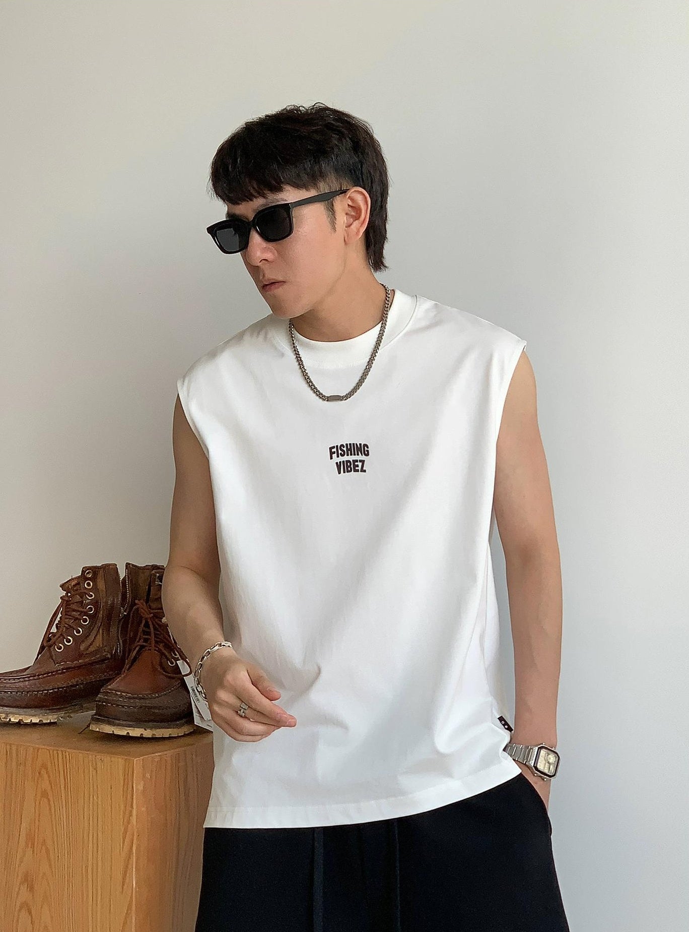 Sleeveless tank tee