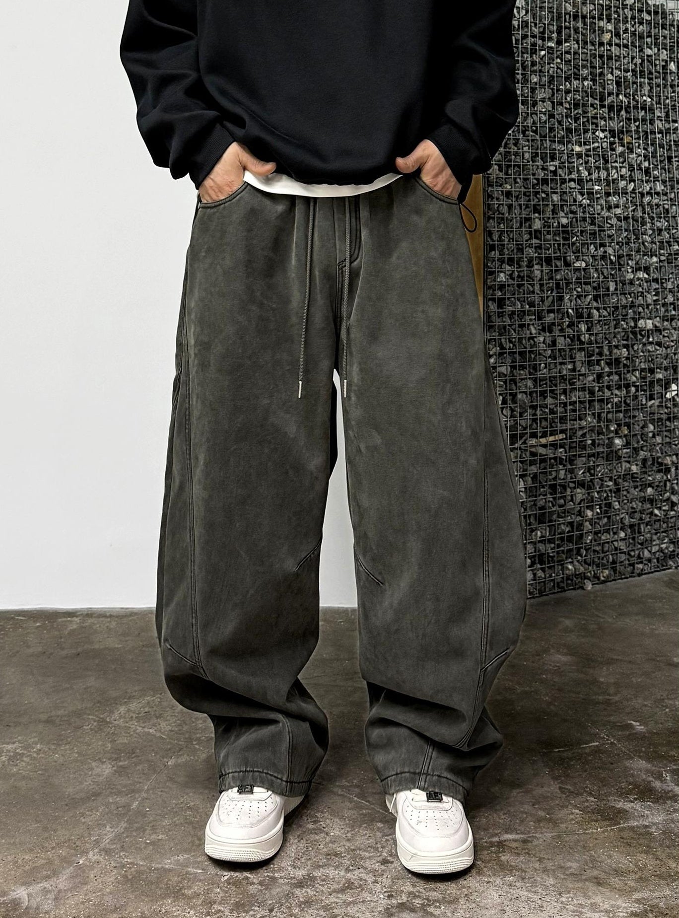 Bar Style Camo Pleated Pants