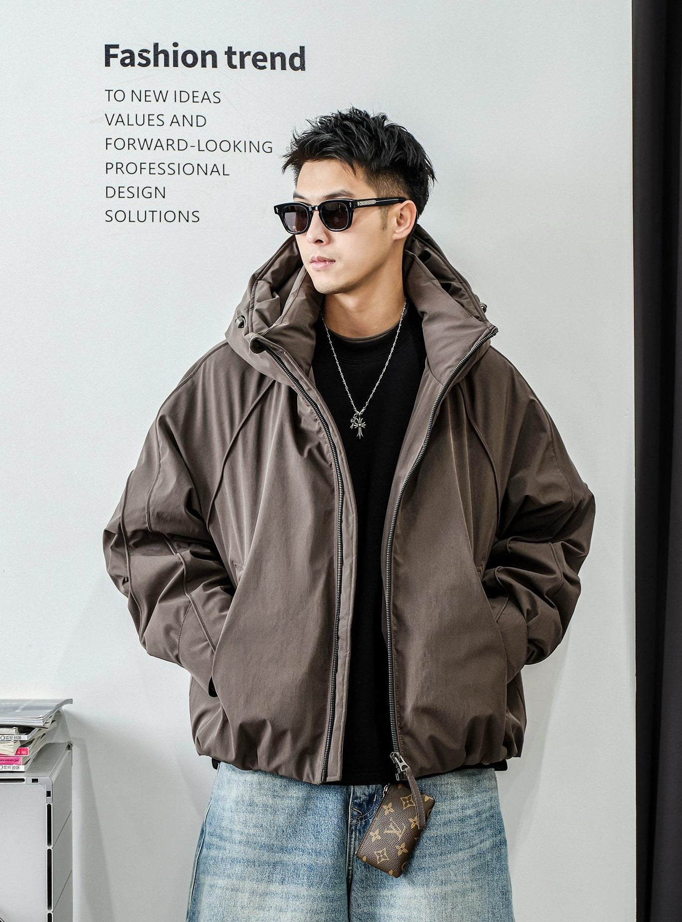 ドローストリングフードダウンジャケット