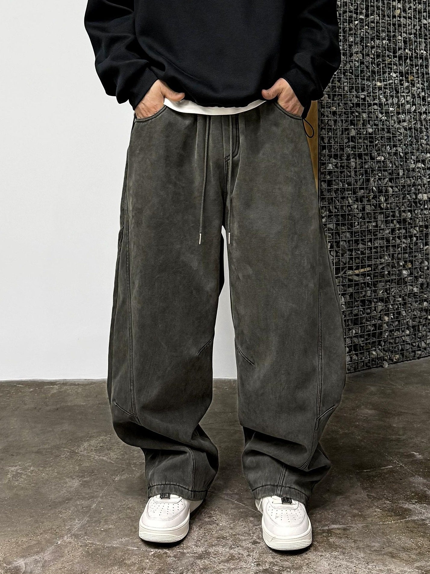 Bar Style Camo Pleated Pants