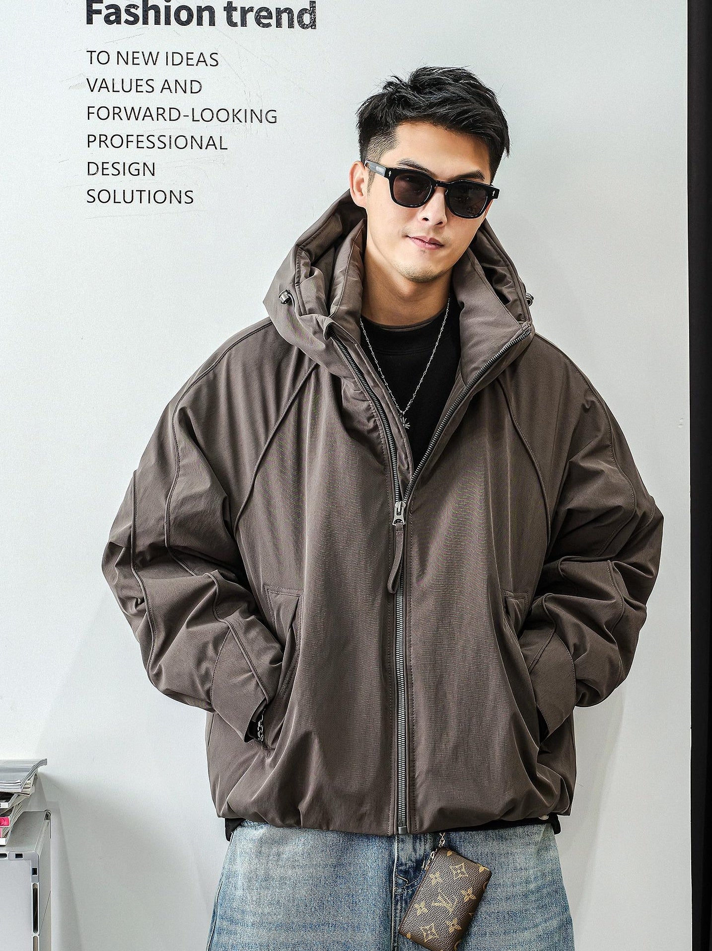 ドローストリングフードダウンジャケット