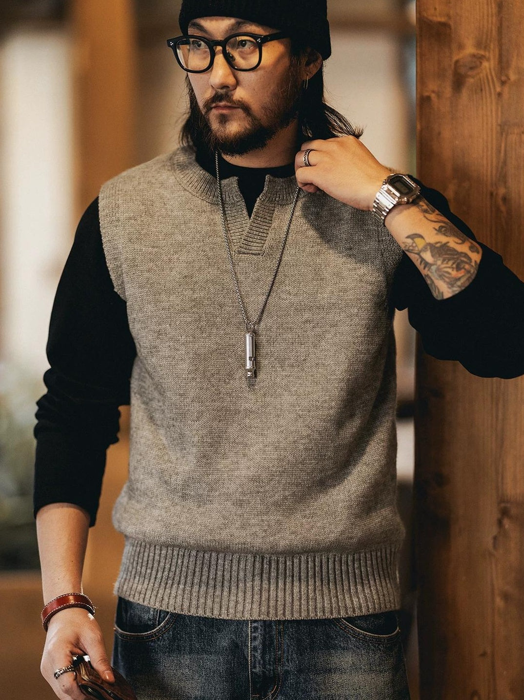 レトロ　Ｖネック　ニット　ベスト