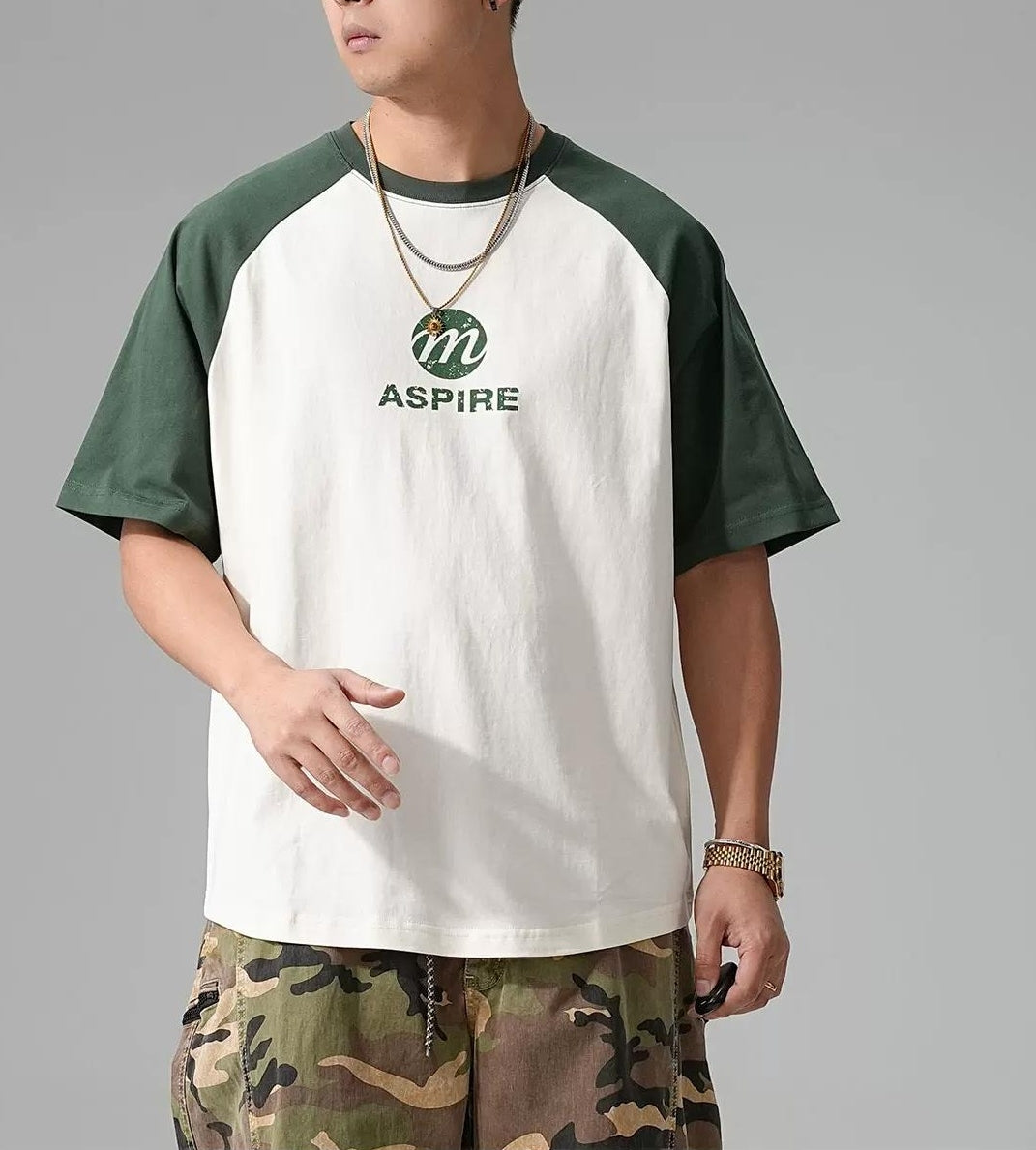 カジュアルグラフィックＴシャツ