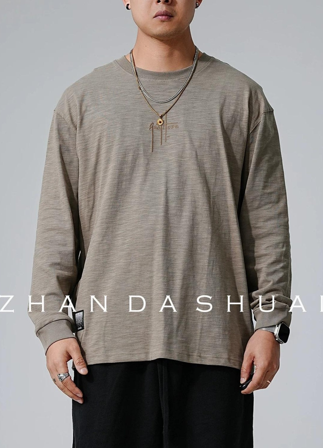 刺繍入りフリース長袖Tシャツ