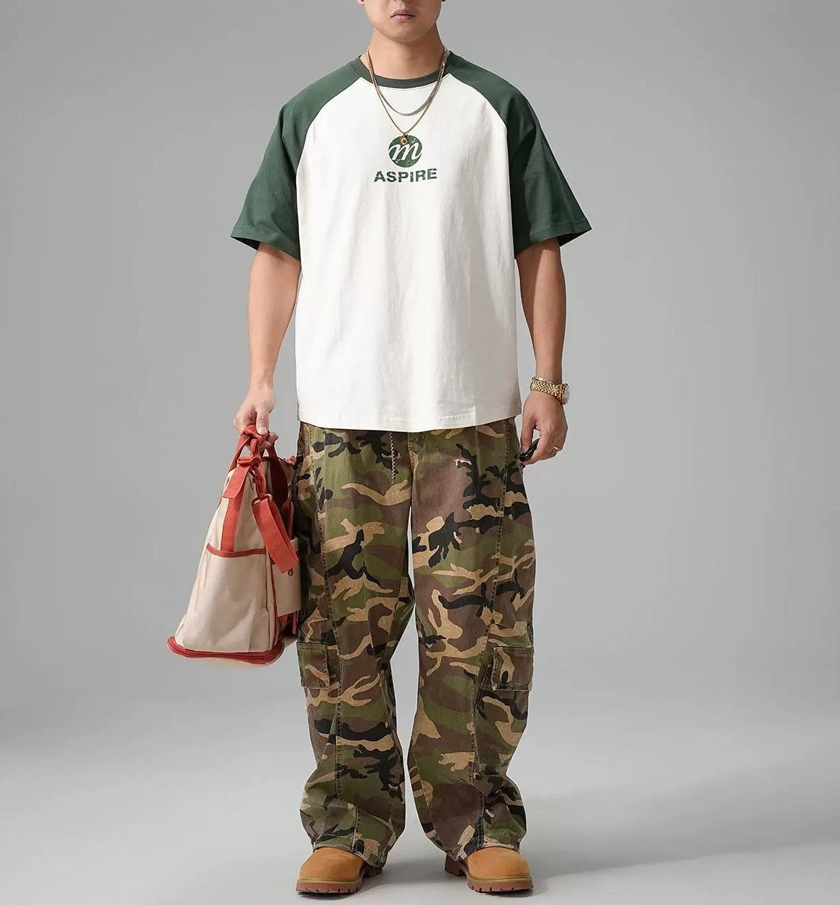 カジュアルグラフィックＴシャツ