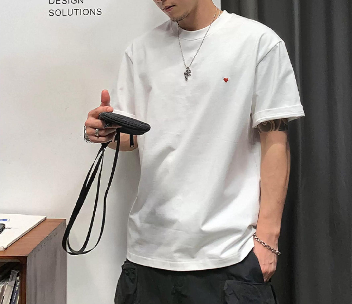 ソリッドカラー刺繍Ｔシャツ