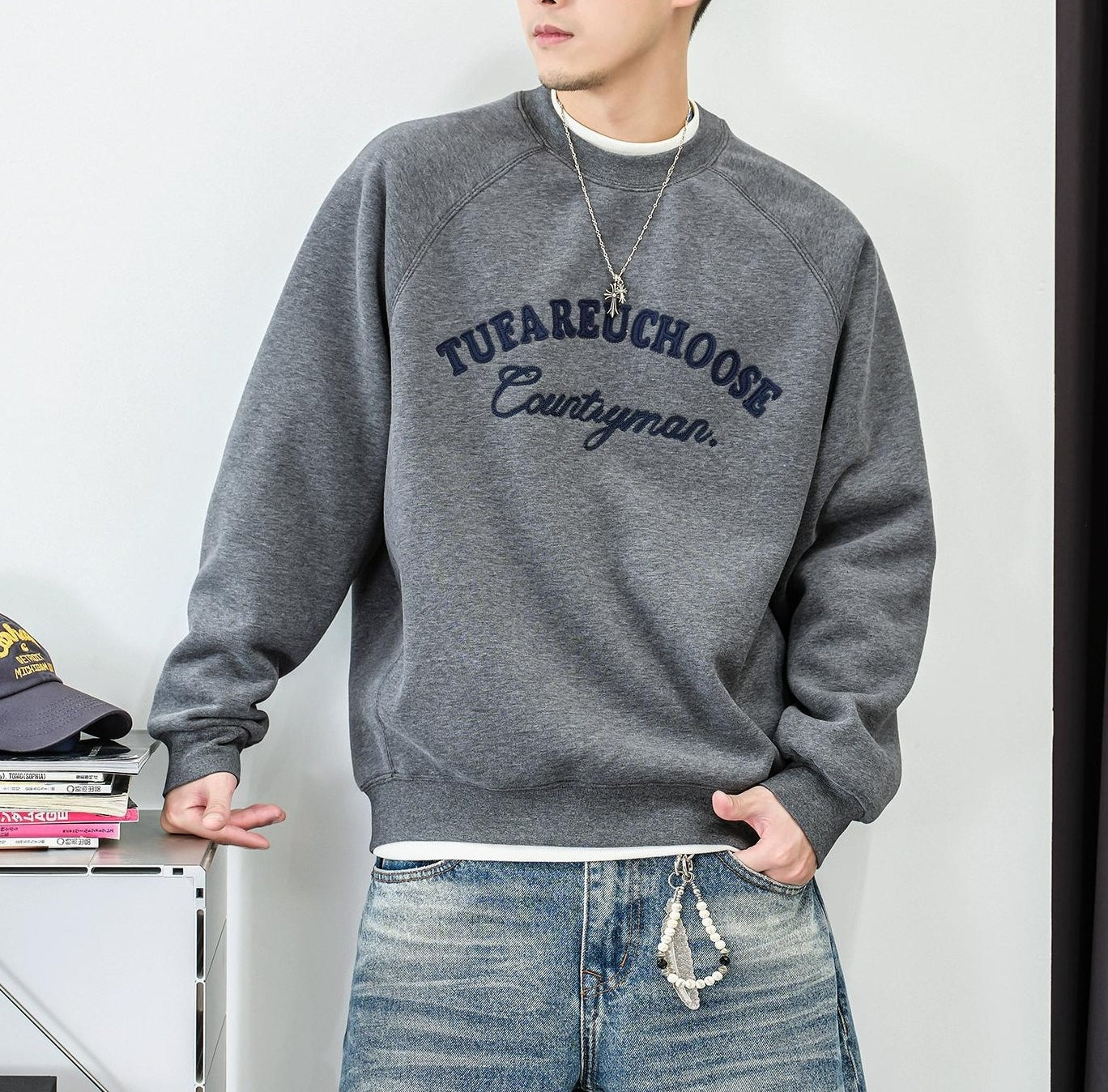 Casual fleece embroidered sweatshirt