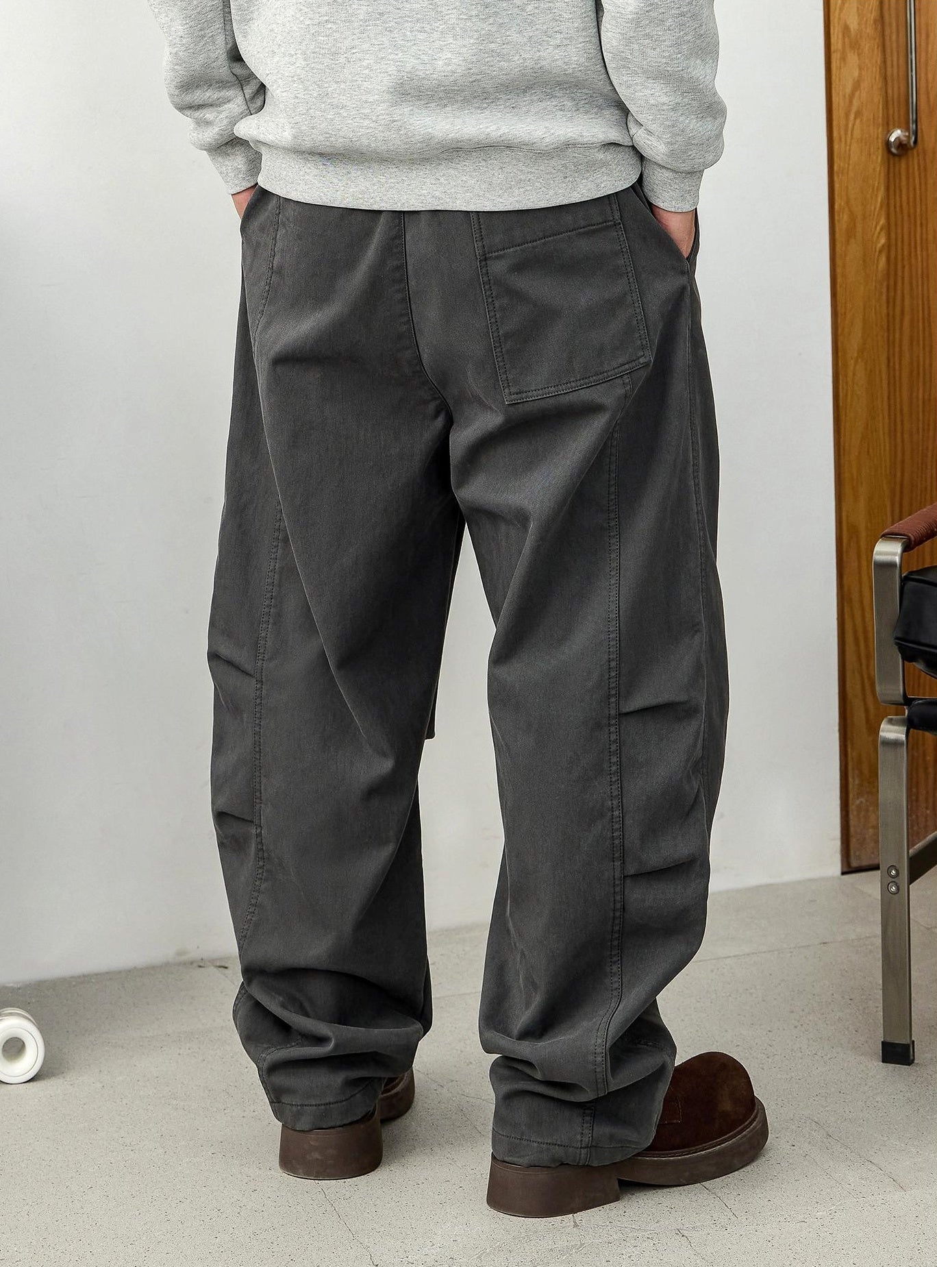 Pleated dark gray wide pants