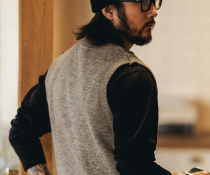 レトロ　Ｖネック　ニット　ベスト